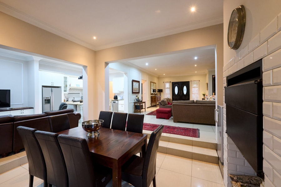 4 Bedroom Property for Sale in Waterfall Country Village Gauteng