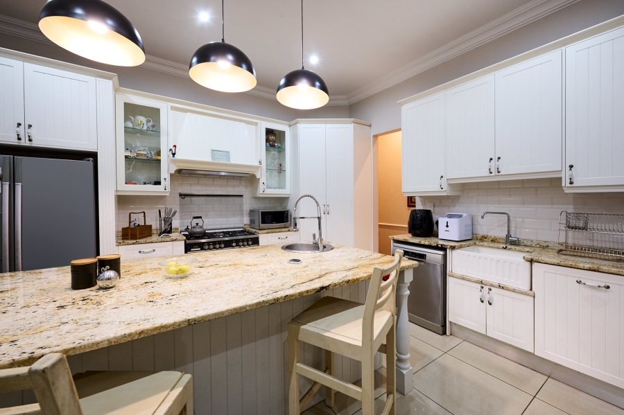 4 Bedroom Property for Sale in Waterfall Country Village Gauteng