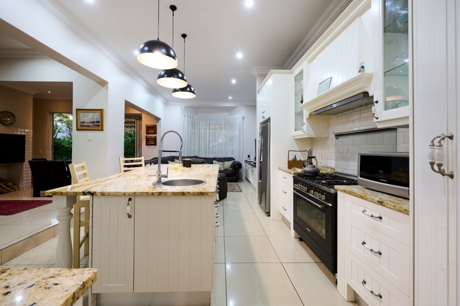 4 Bedroom Property for Sale in Waterfall Country Village Gauteng