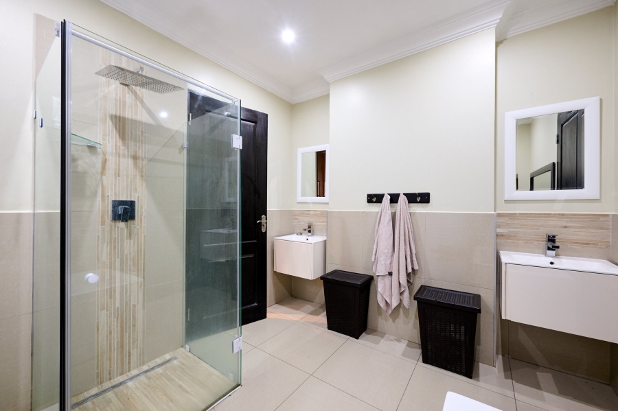 4 Bedroom Property for Sale in Waterfall Country Village Gauteng