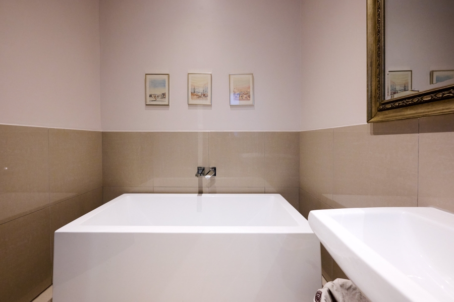 4 Bedroom Property for Sale in Waterfall Country Village Gauteng