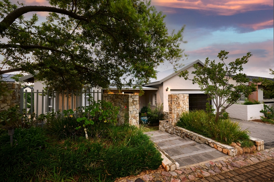 4 Bedroom Property for Sale in Waterfall Country Village Gauteng