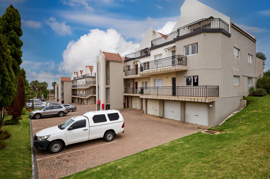 3 Bedroom Property for Sale in Halfway Gardens Gauteng