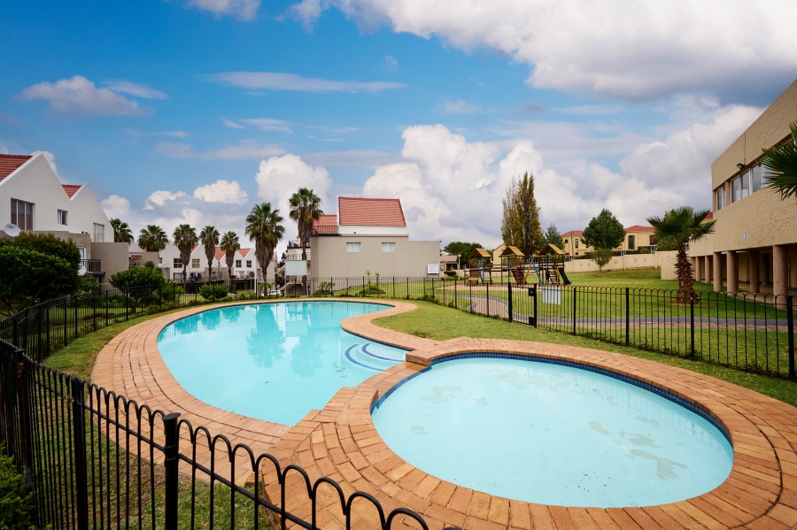3 Bedroom Property for Sale in Halfway Gardens Gauteng