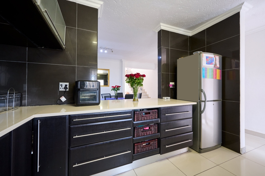 3 Bedroom Property for Sale in Halfway Gardens Gauteng