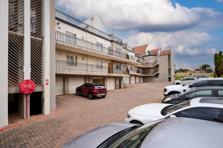 3 Bedroom Property for Sale in Halfway Gardens Gauteng