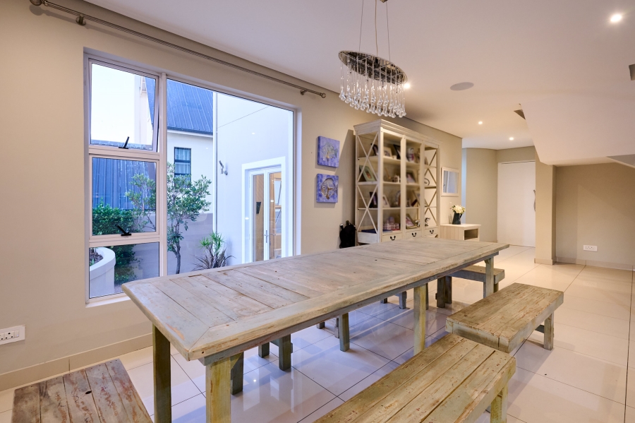 4 Bedroom Property for Sale in Waterfall Country Village Gauteng