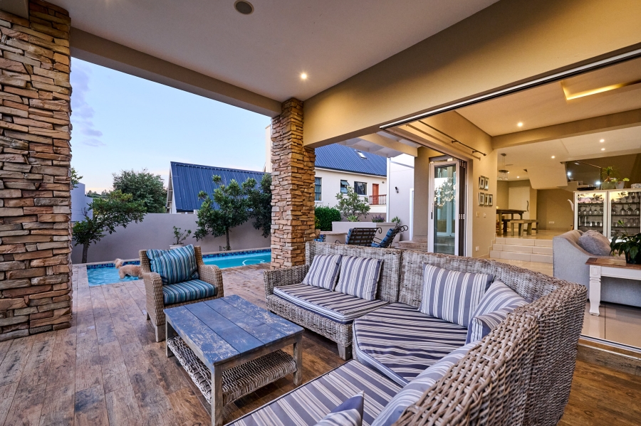 4 Bedroom Property for Sale in Waterfall Country Village Gauteng