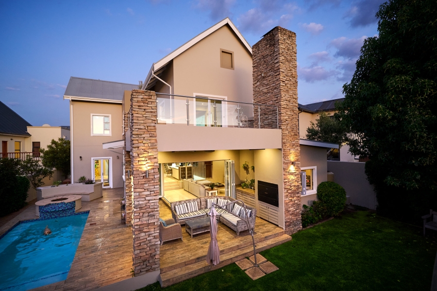 4 Bedroom Property for Sale in Waterfall Country Village Gauteng
