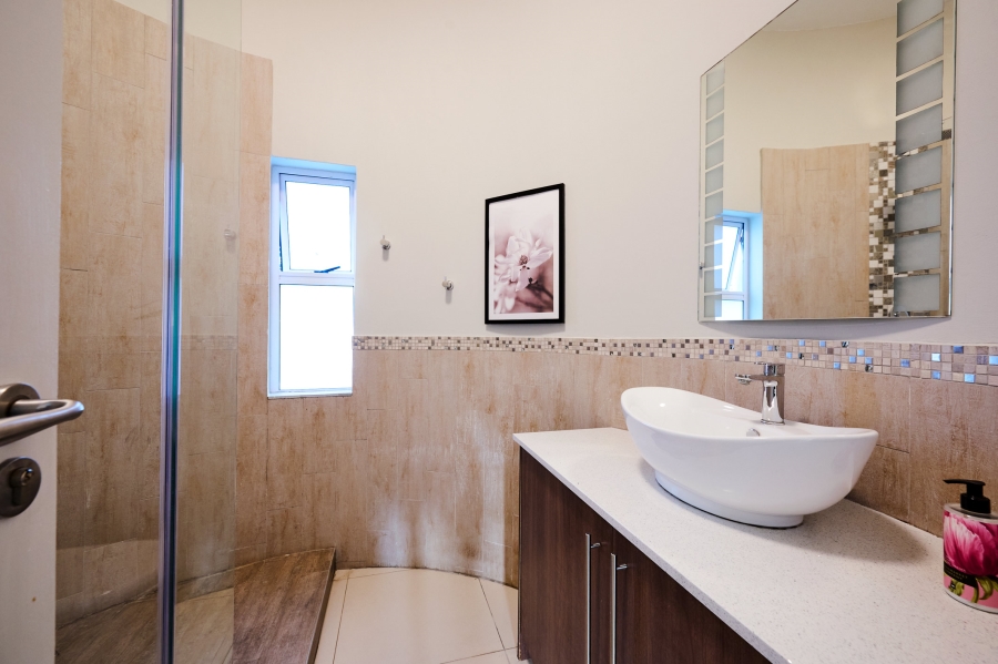 4 Bedroom Property for Sale in Waterfall Country Village Gauteng