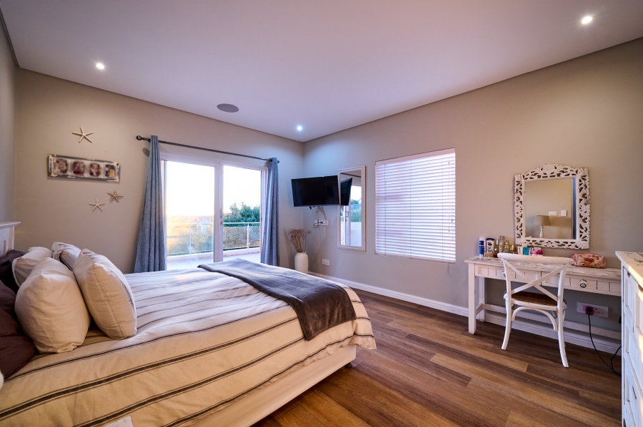 4 Bedroom Property for Sale in Waterfall Country Village Gauteng