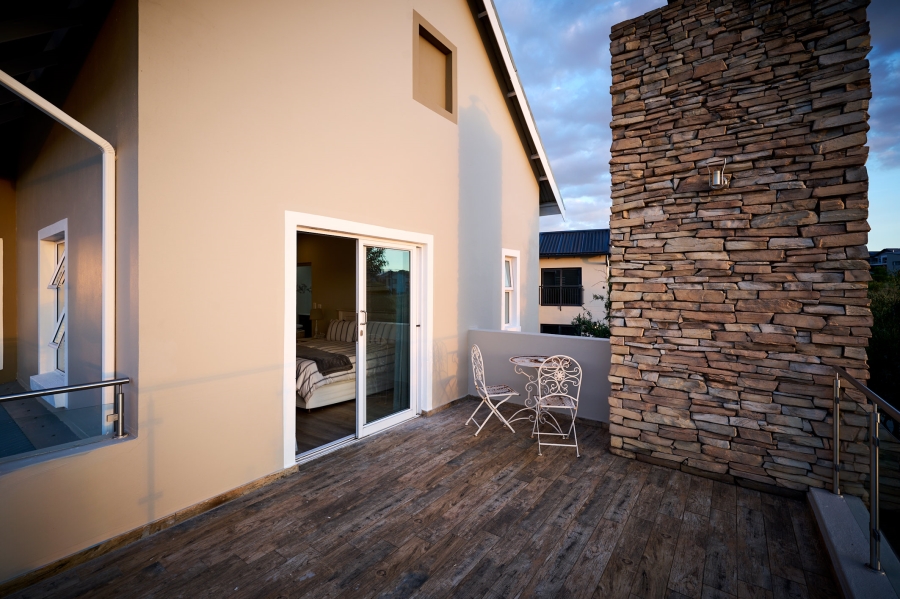 4 Bedroom Property for Sale in Waterfall Country Village Gauteng