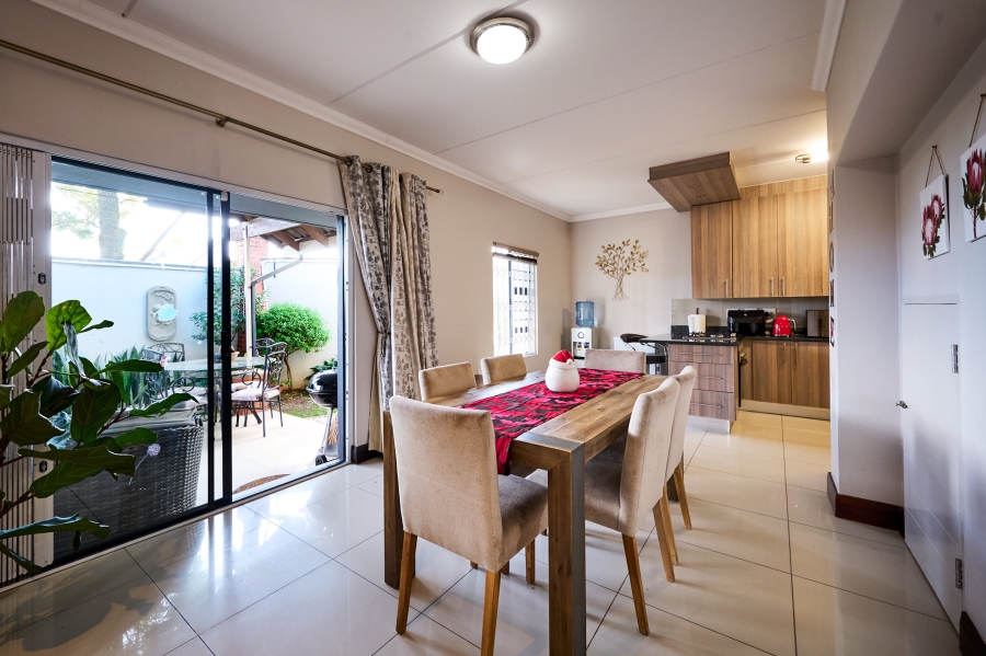 3 Bedroom Property for Sale in Crowthorne AH Gauteng