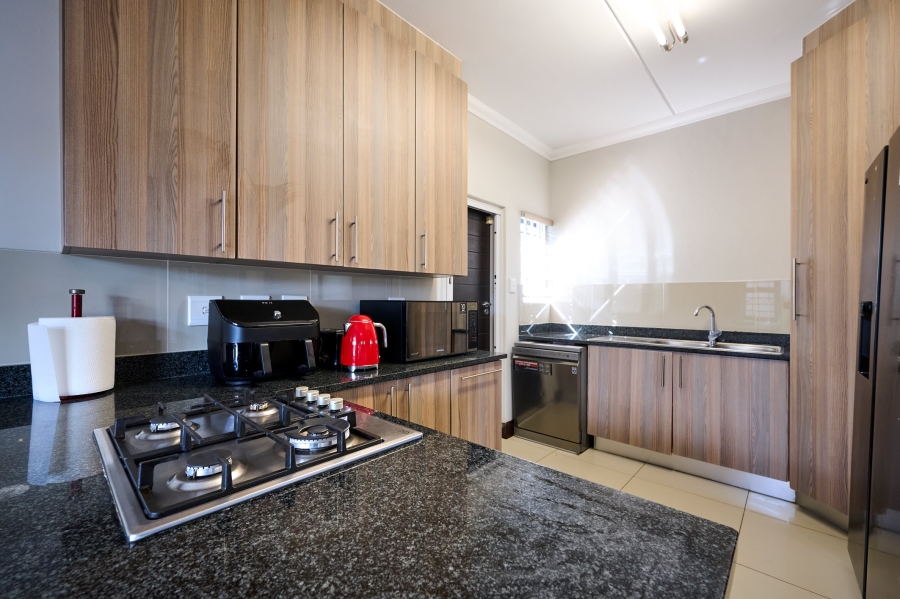 3 Bedroom Property for Sale in Crowthorne AH Gauteng