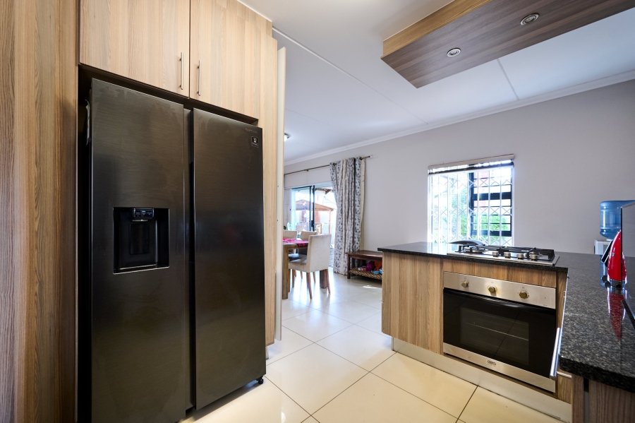 3 Bedroom Property for Sale in Crowthorne AH Gauteng