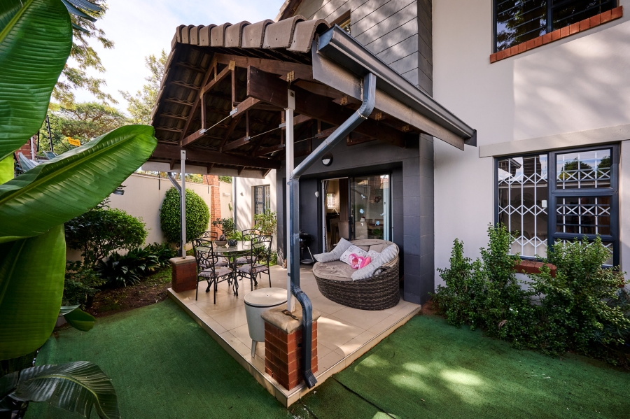 3 Bedroom Property for Sale in Crowthorne AH Gauteng