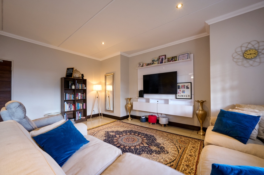 3 Bedroom Property for Sale in Crowthorne AH Gauteng