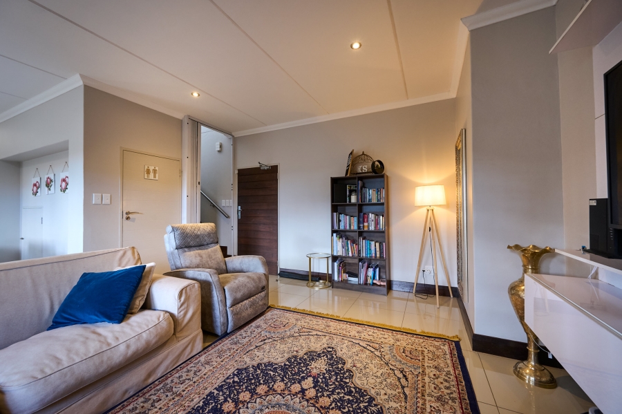 3 Bedroom Property for Sale in Crowthorne AH Gauteng