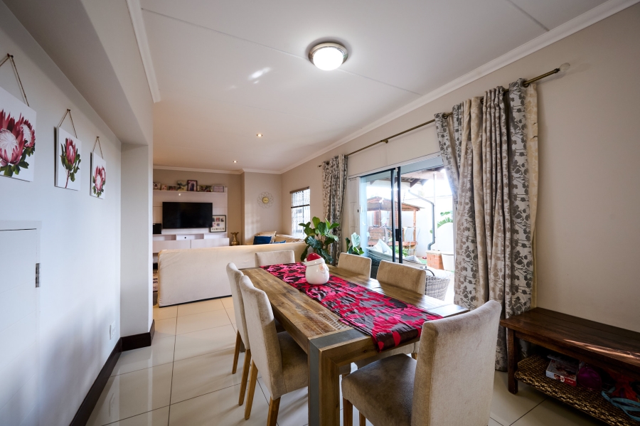 3 Bedroom Property for Sale in Crowthorne AH Gauteng