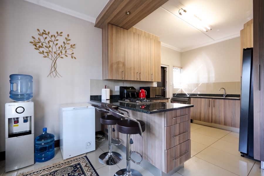 3 Bedroom Property for Sale in Crowthorne AH Gauteng