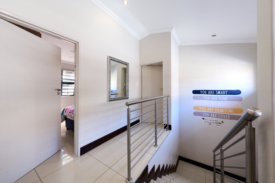 3 Bedroom Property for Sale in Crowthorne AH Gauteng