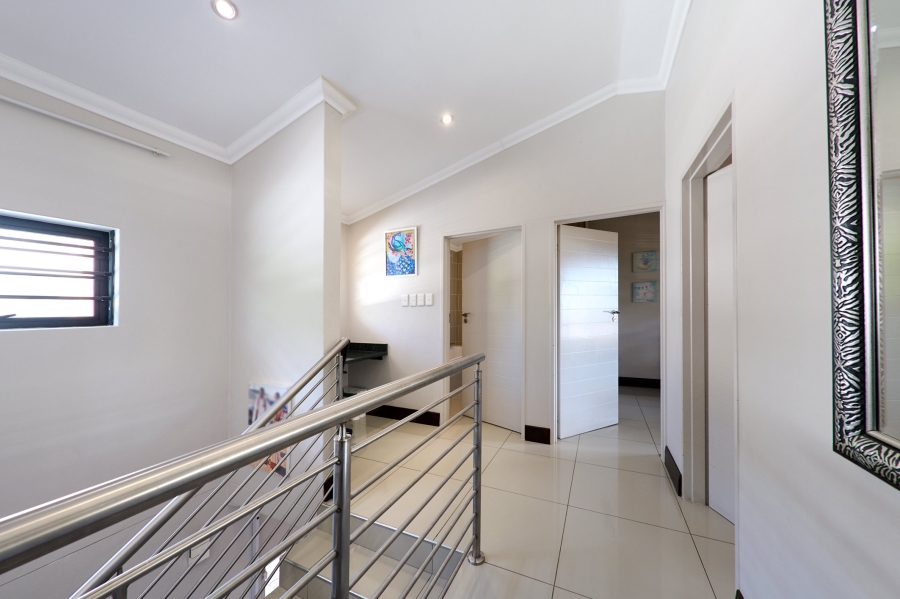 3 Bedroom Property for Sale in Crowthorne AH Gauteng