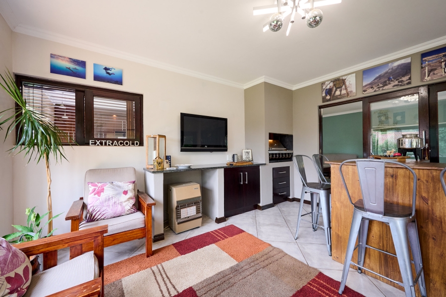 4 Bedroom Property for Sale in Carlswald North Estate Gauteng