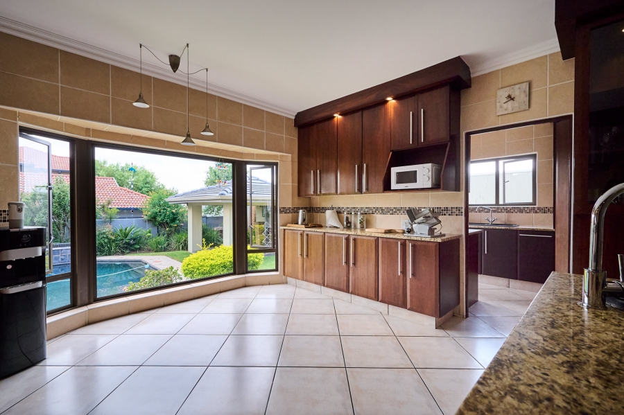 4 Bedroom Property for Sale in Carlswald North Estate Gauteng