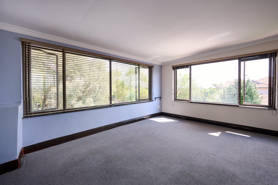 4 Bedroom Property for Sale in Carlswald North Estate Gauteng