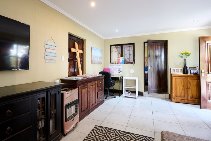 4 Bedroom Property for Sale in Carlswald North Estate Gauteng