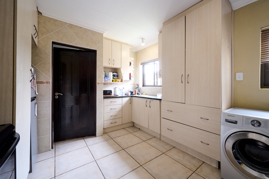 4 Bedroom Property for Sale in Carlswald North Estate Gauteng