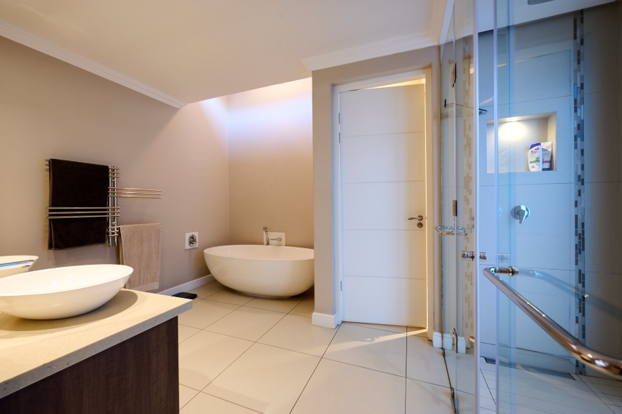 4 Bedroom Property for Sale in Waterfall Country Estate Gauteng