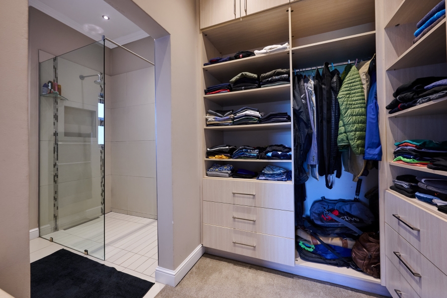 4 Bedroom Property for Sale in Waterfall Country Estate Gauteng