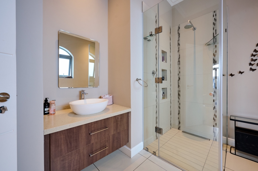 4 Bedroom Property for Sale in Waterfall Country Estate Gauteng