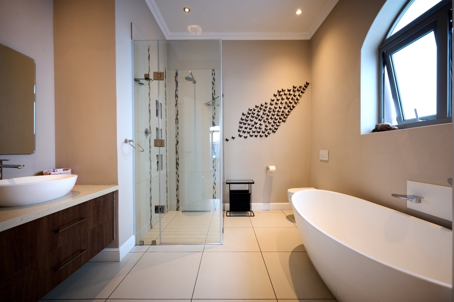 4 Bedroom Property for Sale in Waterfall Country Estate Gauteng