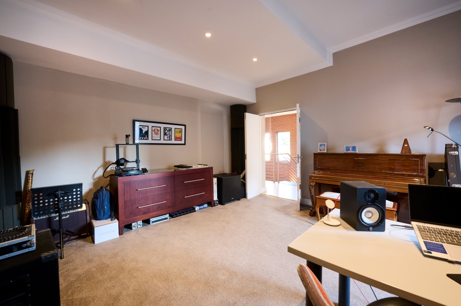 4 Bedroom Property for Sale in Waterfall Country Estate Gauteng