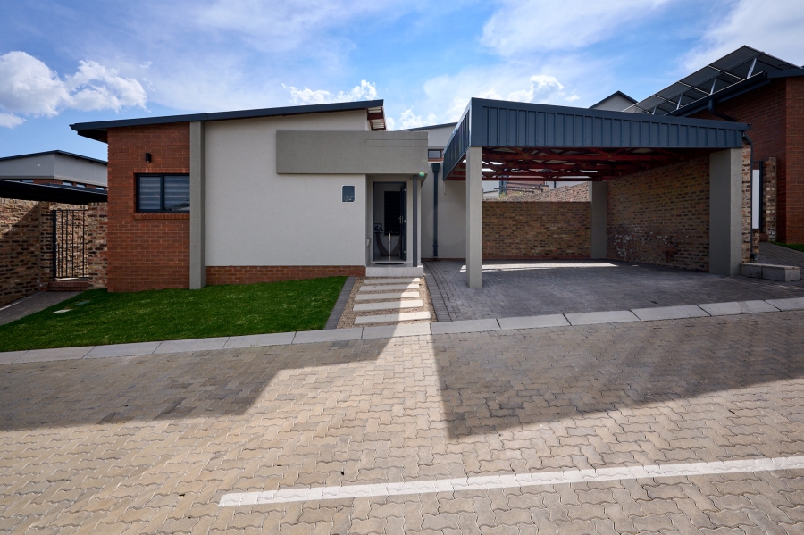 2 Bedroom Property for Sale in Carlswald Gauteng