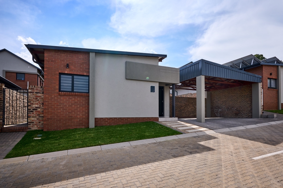 2 Bedroom Property for Sale in Carlswald Gauteng