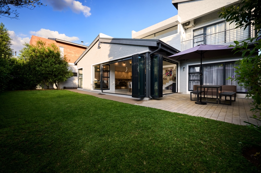 3 Bedroom Property for Sale in Waterfall Country Village Gauteng