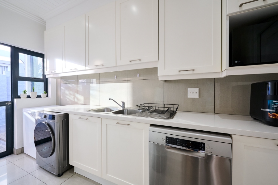 3 Bedroom Property for Sale in Waterfall Country Village Gauteng