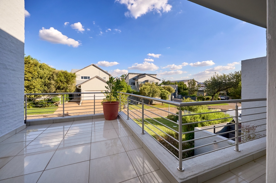 3 Bedroom Property for Sale in Waterfall Country Village Gauteng