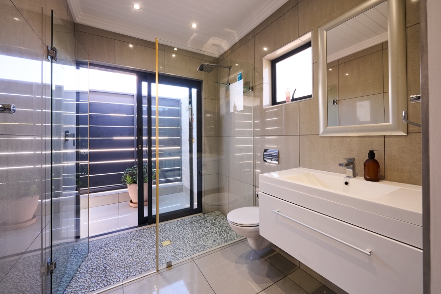 3 Bedroom Property for Sale in Waterfall Country Village Gauteng