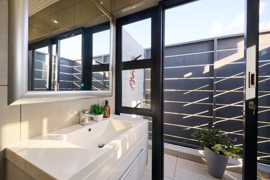 3 Bedroom Property for Sale in Waterfall Country Village Gauteng