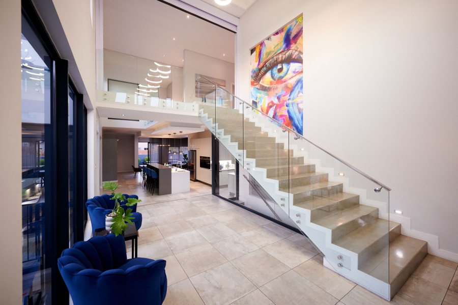 5 Bedroom Property for Sale in Waterfall Country Village Gauteng