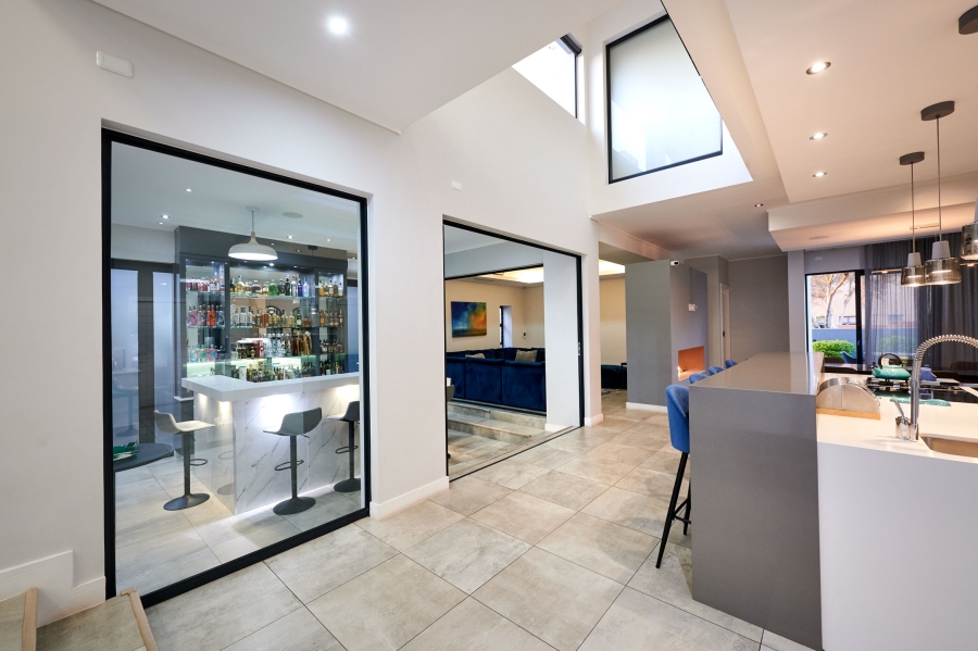 5 Bedroom Property for Sale in Waterfall Country Village Gauteng