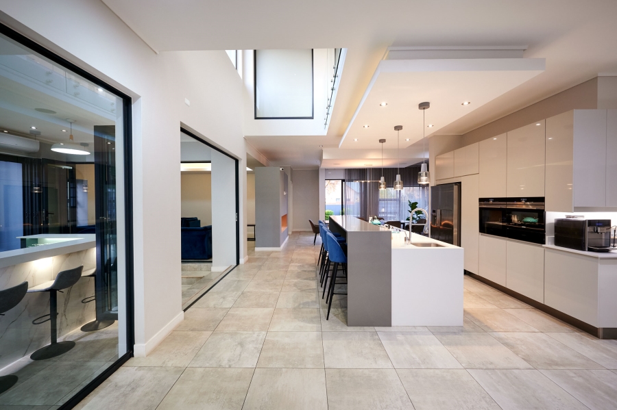 5 Bedroom Property for Sale in Waterfall Country Village Gauteng