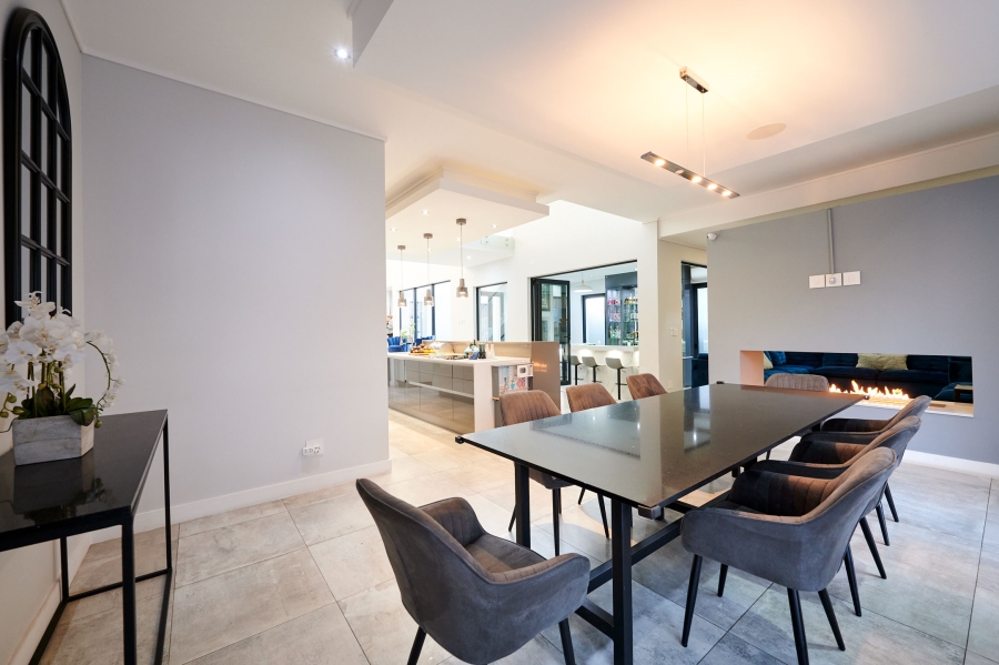 5 Bedroom Property for Sale in Waterfall Country Village Gauteng