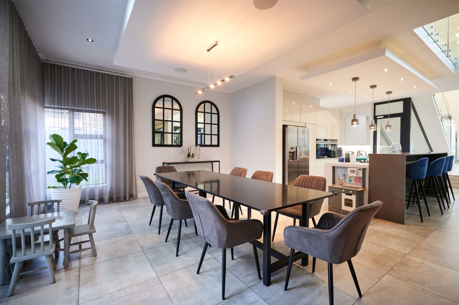 5 Bedroom Property for Sale in Waterfall Country Village Gauteng