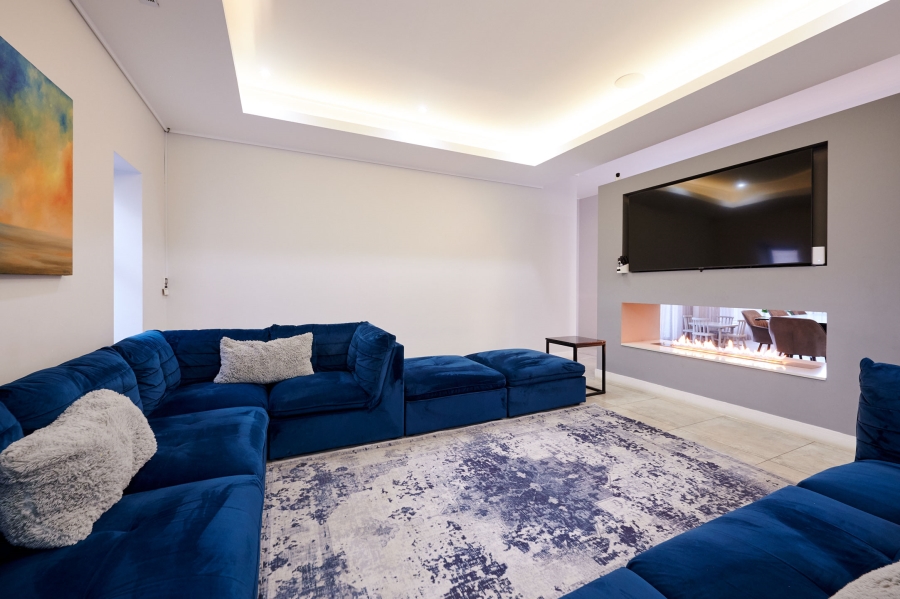 5 Bedroom Property for Sale in Waterfall Country Village Gauteng