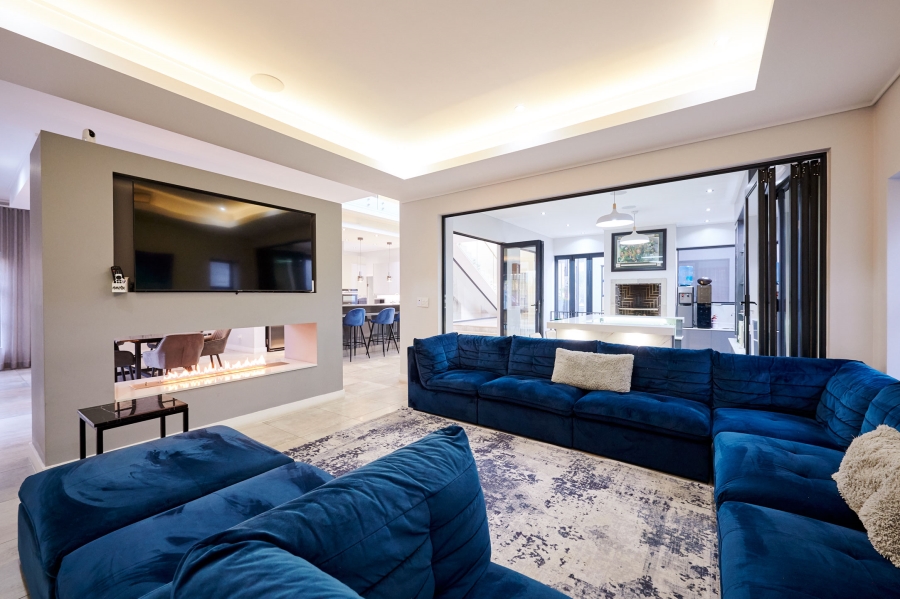 5 Bedroom Property for Sale in Waterfall Country Village Gauteng